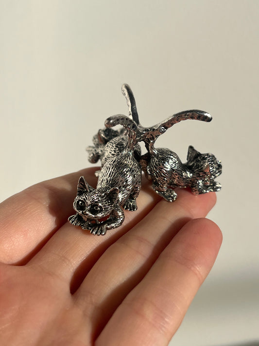 "Three Little Kittens" Silver Sphere Stand