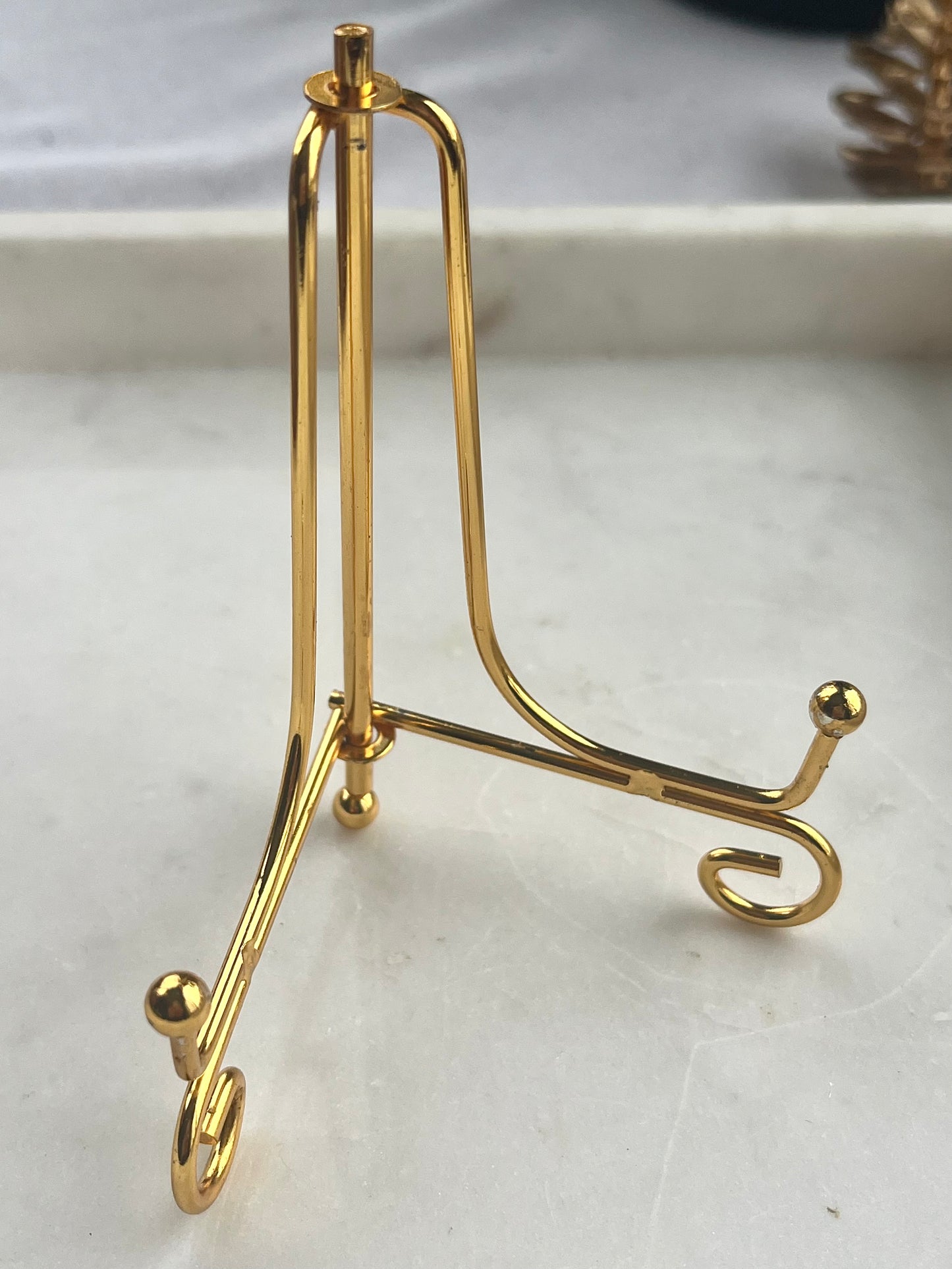 Classic Gold Slab Stand