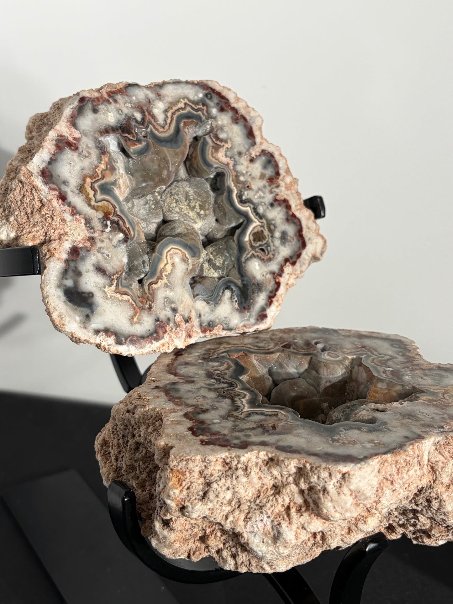 Argentinian Agate Crystal Jewellery Box on Statement Display Stand