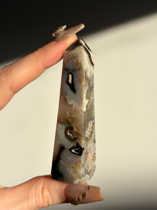 Argentine Blue Agate Tower with Dendritic Inclusions C (UV Reactive)