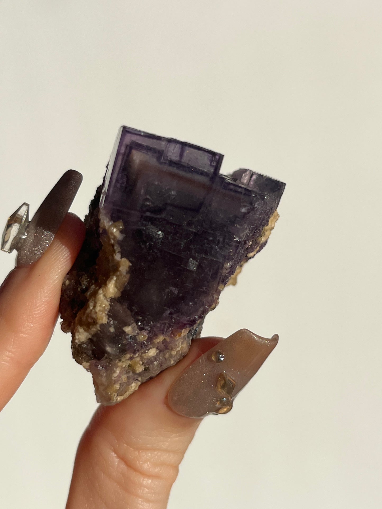 Purple Phantom Yaogangxian Fluorite with Muscovite and Static Enhydros Specimen